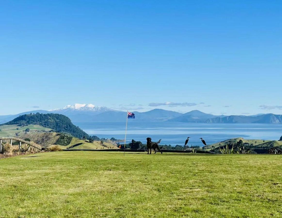Hilltop Whakaipo Estate เทาโป ภายนอก รูปภาพ