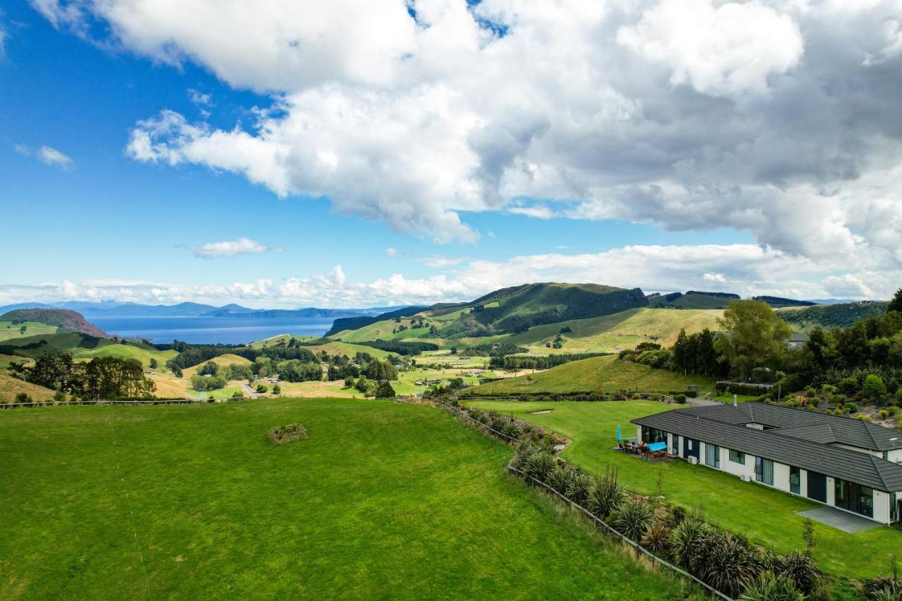 Hilltop Whakaipo Estate เทาโป ภายนอก รูปภาพ